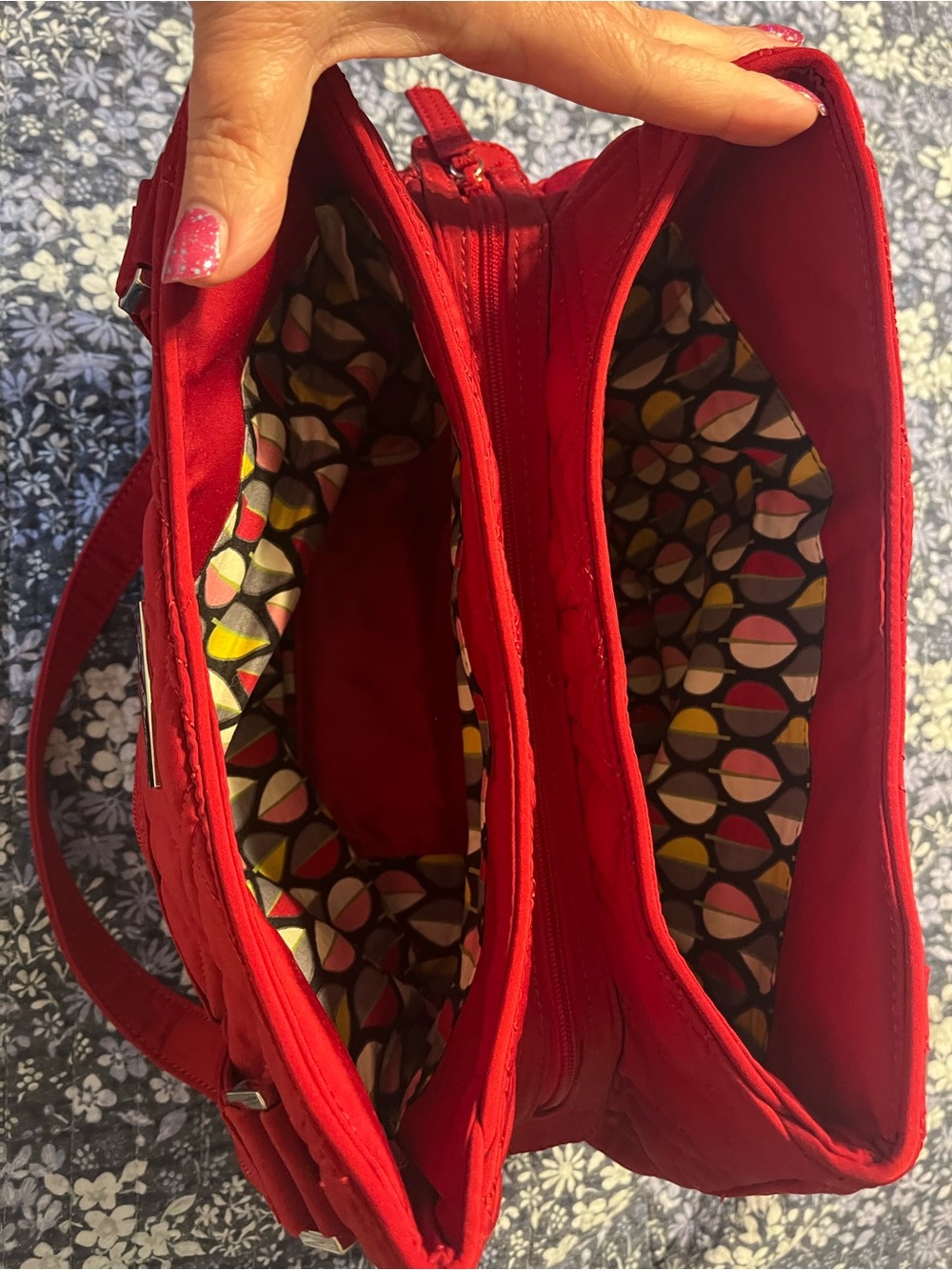 Vera Bradley Emily Bag Red Quilted Shoulder Bag - Picture 4 of 5